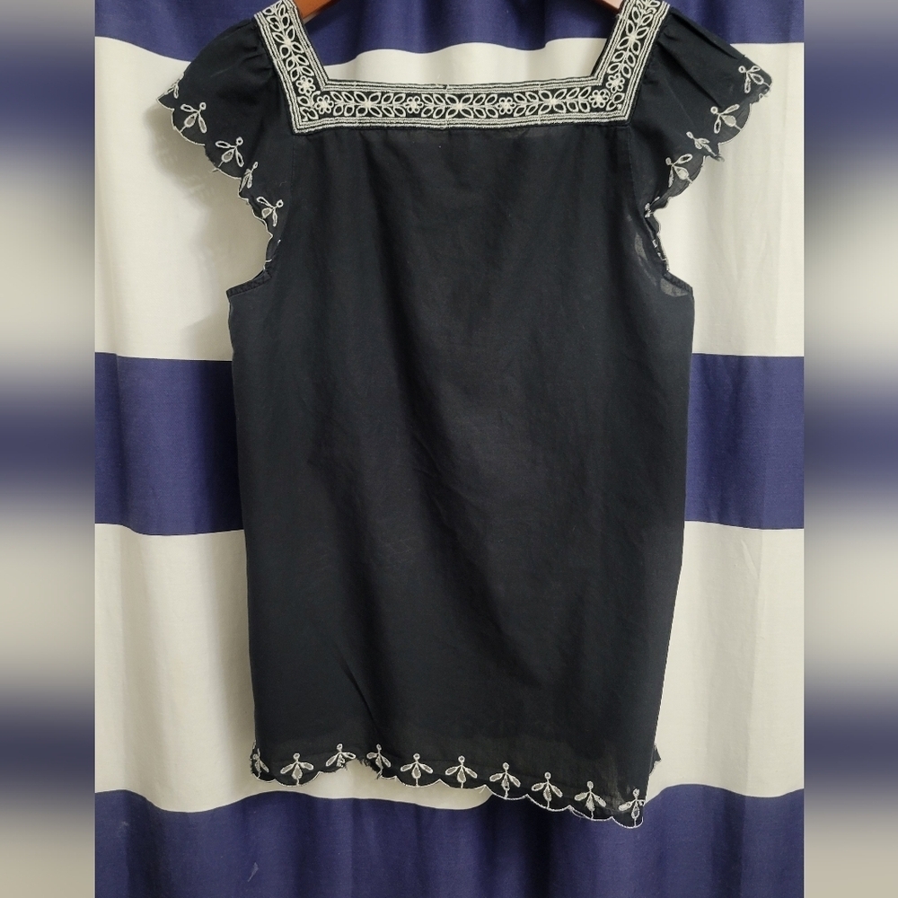 🖤 LOFT Black Blouse with White Embroidery – Elegant & Timeless | Size 10 - Picture 3 of 6